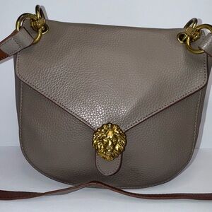 Anne Klein Crossbody Purse Gold Lion‎ Head Clasp Pebbled Taupe